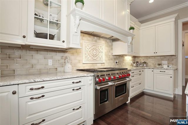 165 Cortland Drive 5, Saddle River, NJ 07458