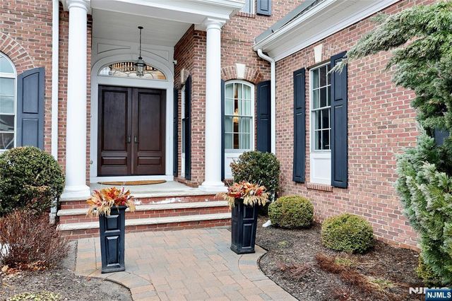 165 Cortland Drive 5, Saddle River, NJ 07458