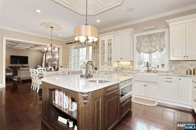 165 Cortland Drive 5, Saddle River, NJ 07458