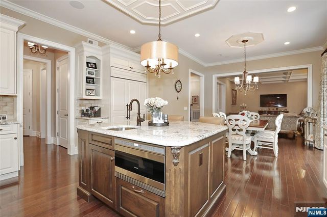 165 Cortland Drive 5, Saddle River, NJ 07458