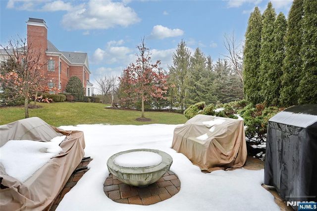 165 Cortland Drive 5, Saddle River, NJ 07458