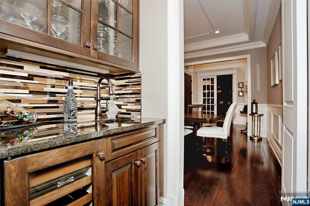 165 Cortland Drive 5, Saddle River, NJ 07458