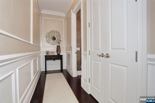 165 Cortland Drive 5, Saddle River, NJ 07458