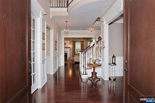 165 Cortland Drive 5, Saddle River, NJ 07458