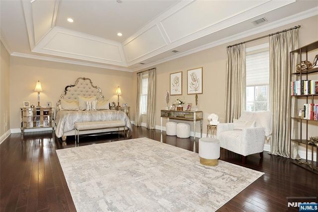 165 Cortland Drive 5, Saddle River, NJ 07458