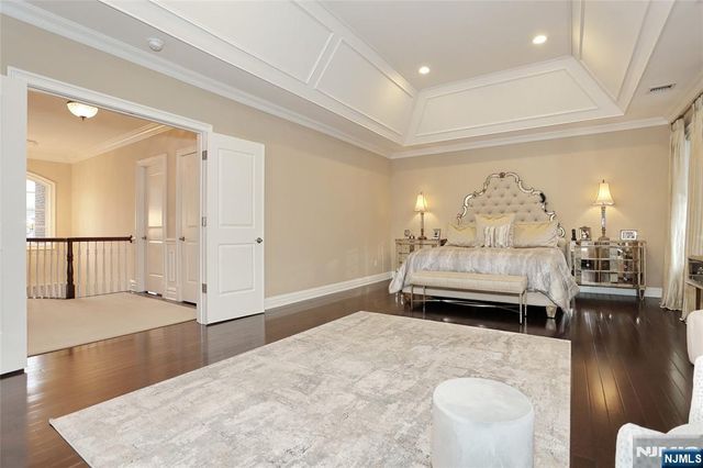 165 Cortland Drive 5, Saddle River, NJ 07458