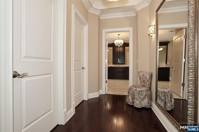 165 Cortland Drive 5, Saddle River, NJ 07458