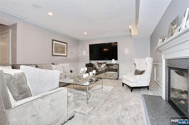 165 Cortland Drive 5, Saddle River, NJ 07458