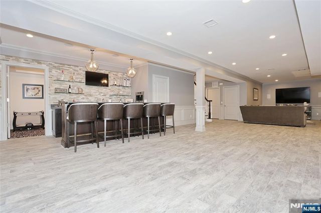 165 Cortland Drive 5, Saddle River, NJ 07458