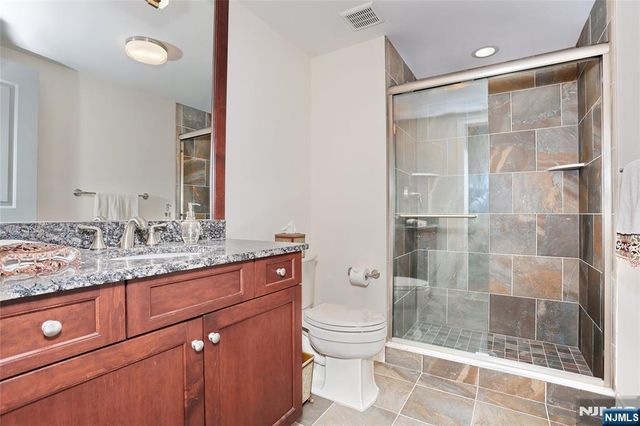 165 Cortland Drive 5, Saddle River, NJ 07458