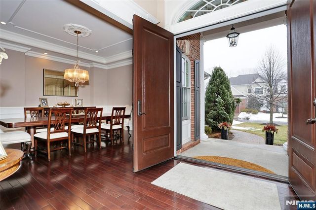 165 Cortland Drive 5, Saddle River, NJ 07458