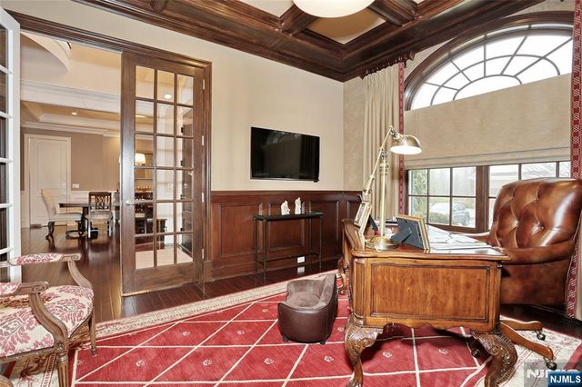 165 Cortland Drive 5, Saddle River, NJ 07458