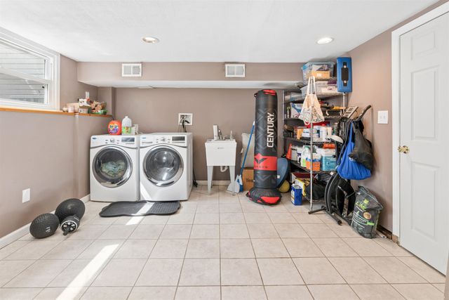 106 COUNTRY VILLAGE RD, Jc, Greenville, NJ 07305