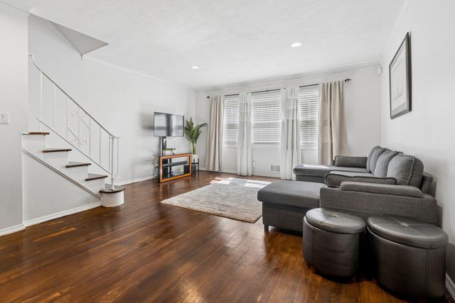 106 COUNTRY VILLAGE RD, Jc, Greenville, NJ 07305