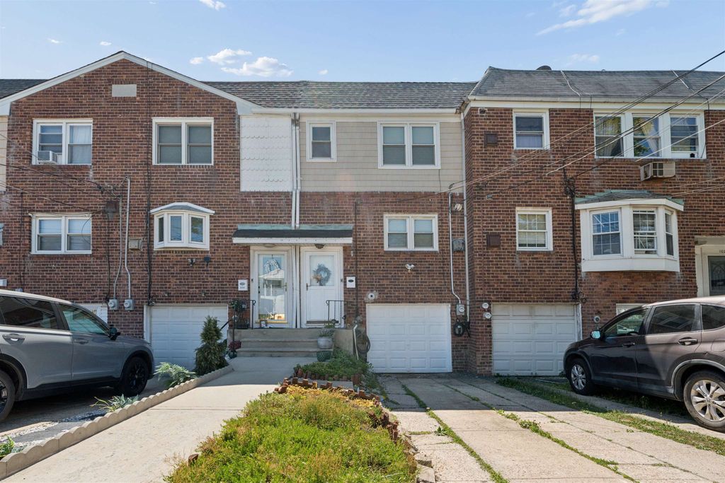 106 COUNTRY VILLAGE RD, Jc, Greenville, NJ 07305