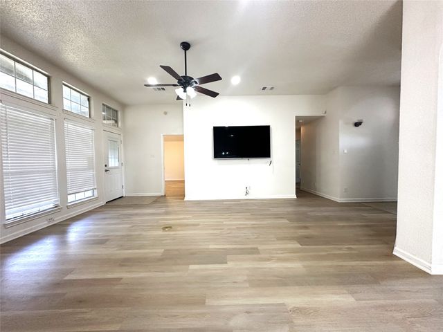 2522 Crosslands Drive, Garland, TX 75040