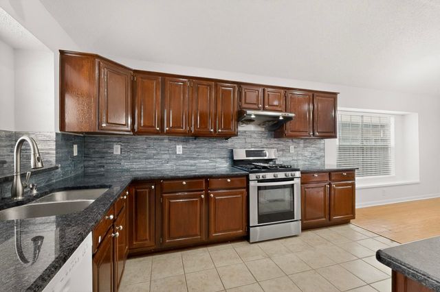 2522 Crosslands Drive, Garland, TX 75040