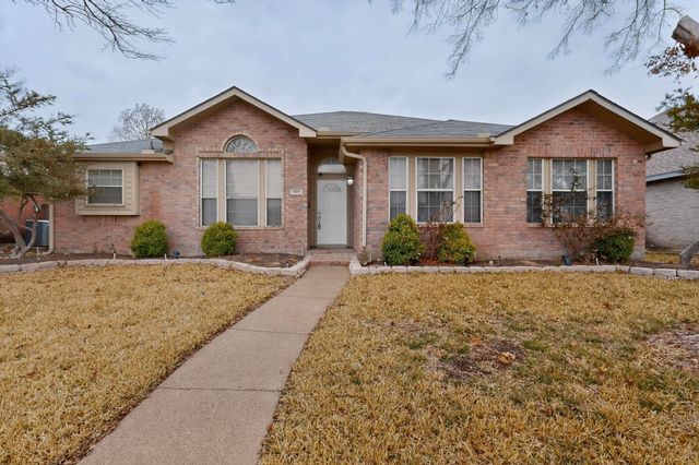 2522 Crosslands Drive, Garland, TX 75040