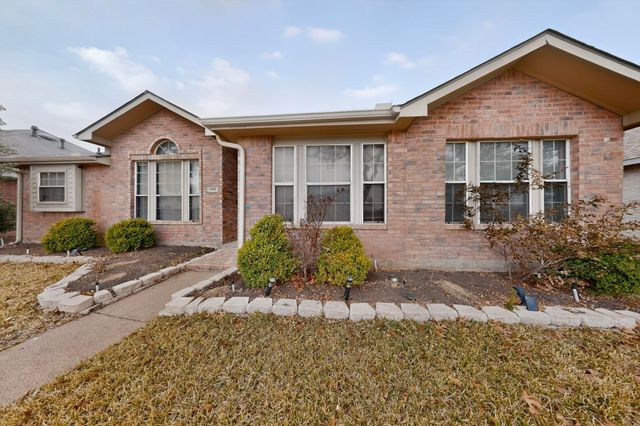 2522 Crosslands Drive, Garland, TX 75040