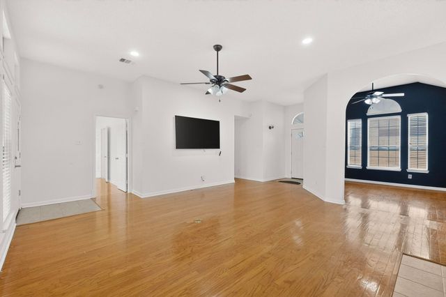 2522 Crosslands Drive, Garland, TX 75040