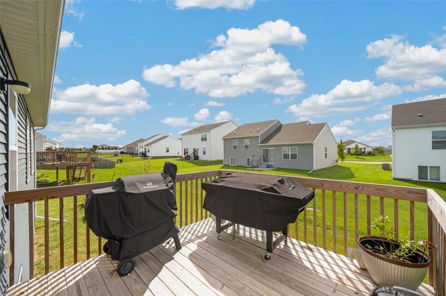 1080 Bel Aire Court, Waukee, IA 50263