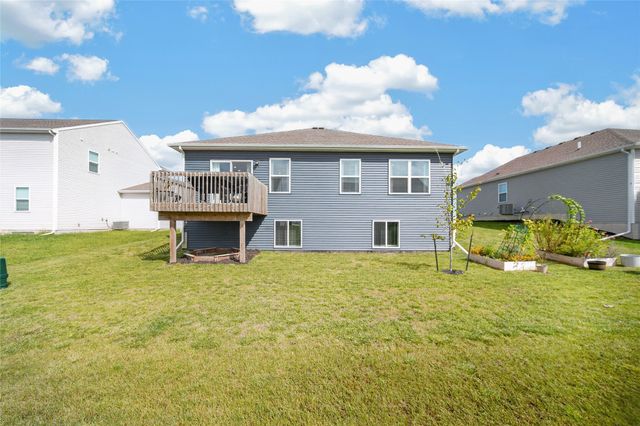 1080 Bel Aire Court, Waukee, IA 50263