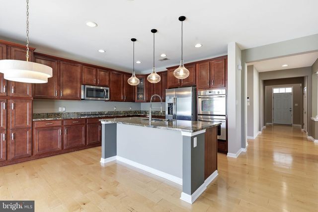 14246 LADDERBACKED DR, Gainesville, VA 20155