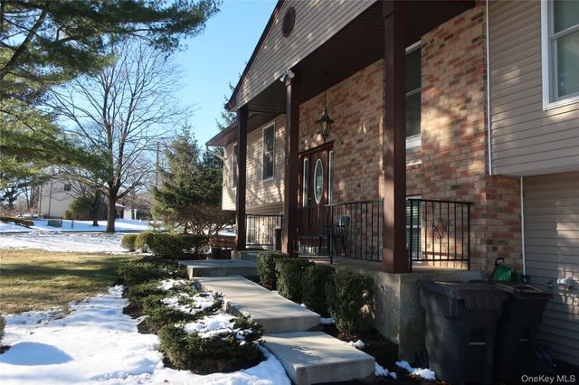 1 Tokay Lane, Monsey, NY 10952