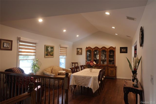 1 Tokay Lane, Monsey, NY 10952