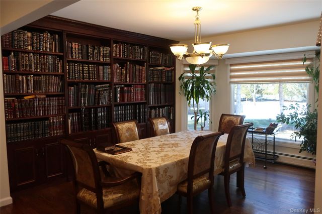 1 Tokay Lane, Monsey, NY 10952