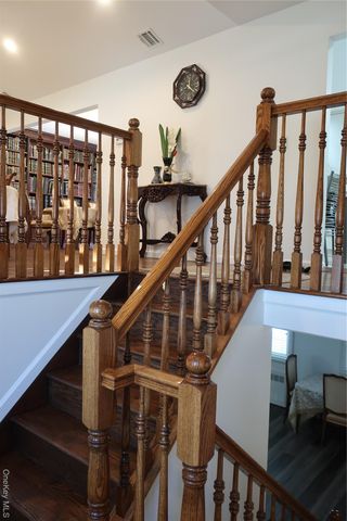 1 Tokay Lane, Monsey, NY 10952