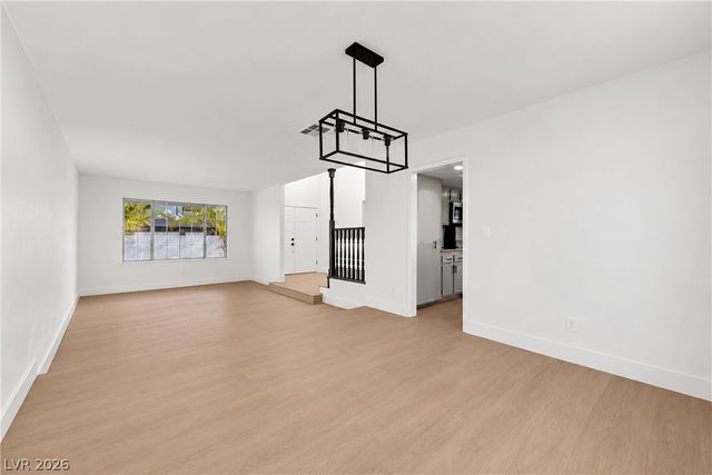 2112 Verdinal Drive, Las Vegas, NV 89146