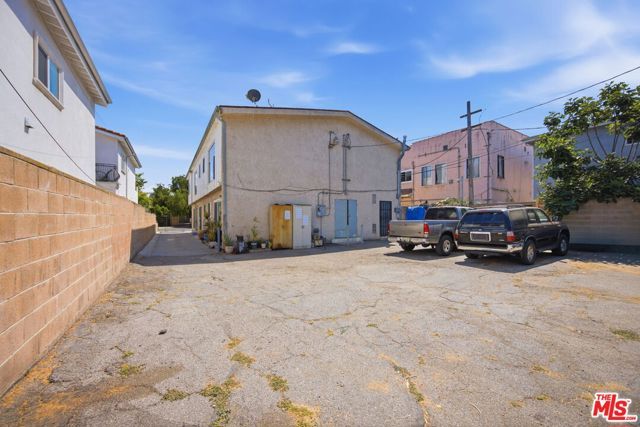4841 W 18th Street, Los Angeles, CA 90019