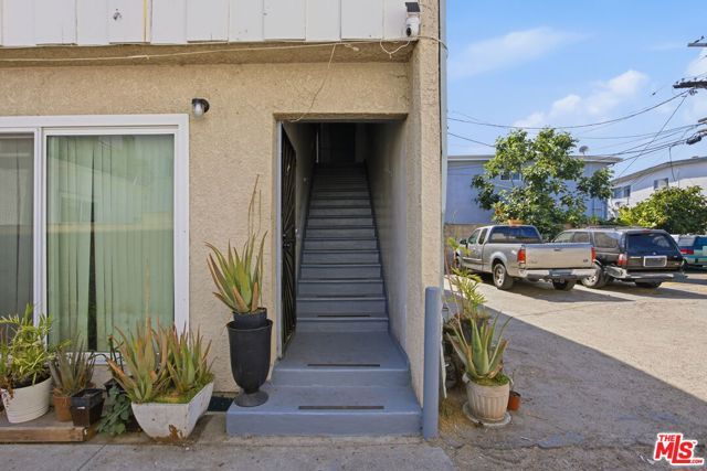 4841 W 18th Street, Los Angeles, CA 90019