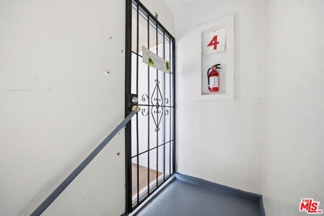 4841 W 18th Street, Los Angeles, CA 90019
