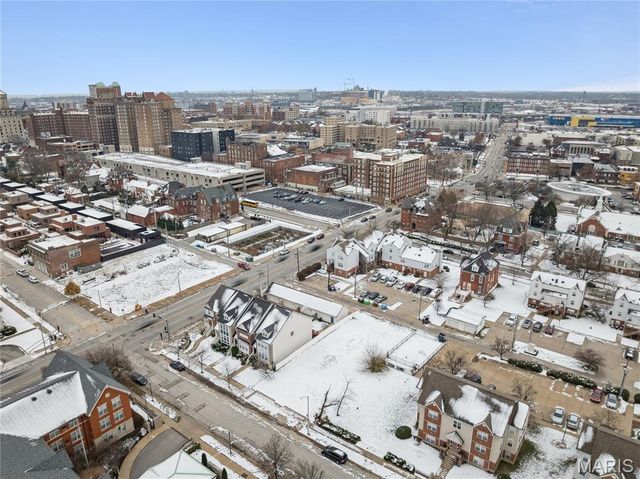 3910 Olive Street, St Louis, MO 63108