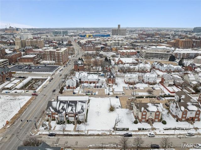 3910 Olive Street, St Louis, MO 63108