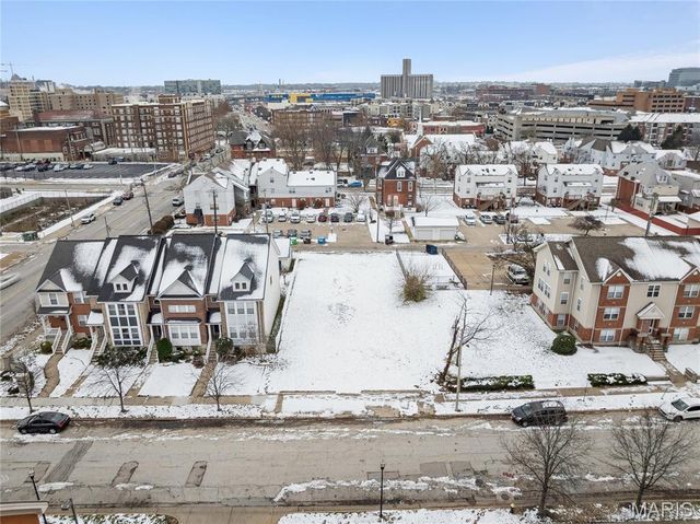 3910 Olive Street, St Louis, MO 63108