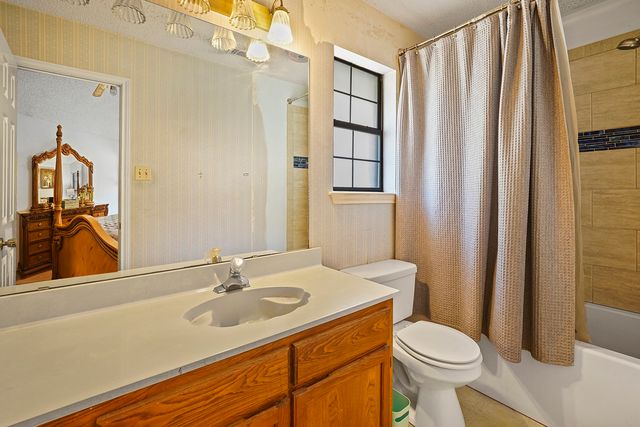 6329 Woodcreek Trail, Fort Worth, TX 76179