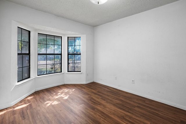 6329 Woodcreek Trail, Fort Worth, TX 76179