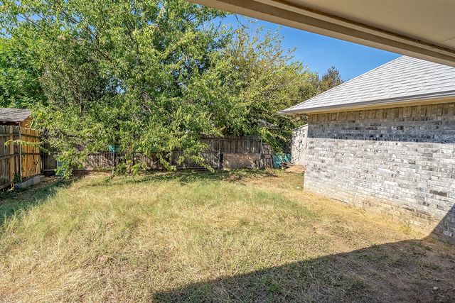 6329 Woodcreek Trail, Fort Worth, TX 76179
