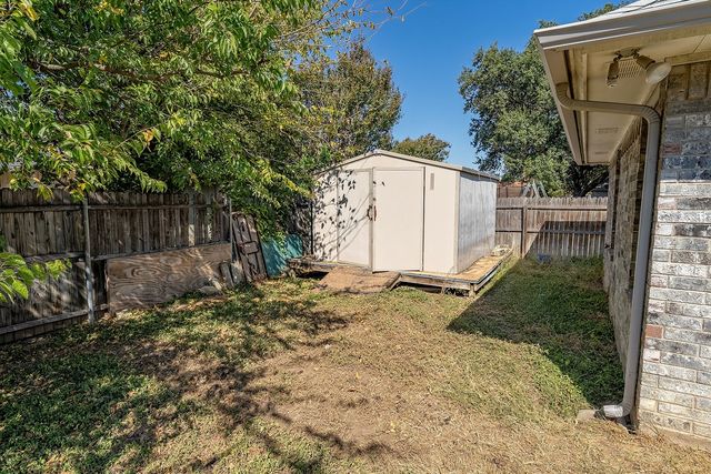 6329 Woodcreek Trail, Fort Worth, TX 76179