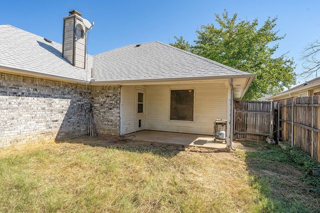 6329 Woodcreek Trail, Fort Worth, TX 76179