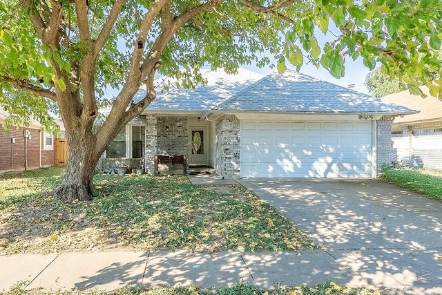 6329 Woodcreek Trail, Fort Worth, TX 76179