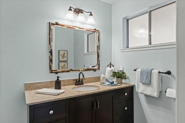 5181 Westridge Cir, Auburn, CA 95602