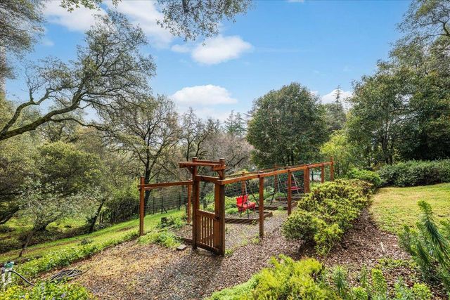 5181 Westridge Cir, Auburn, CA 95602