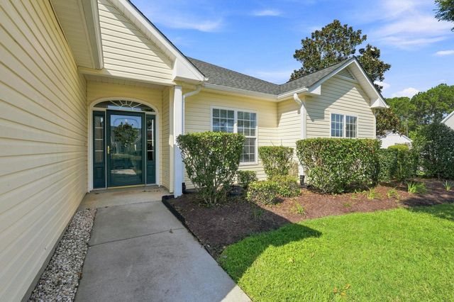 168 Woodlyn Ave., Little River, SC 29566