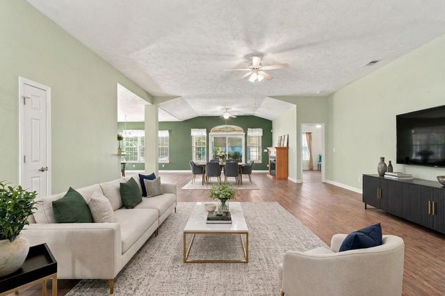 168 Woodlyn Ave., Little River, SC 29566