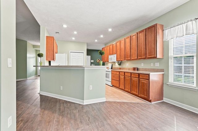168 Woodlyn Ave., Little River, SC 29566