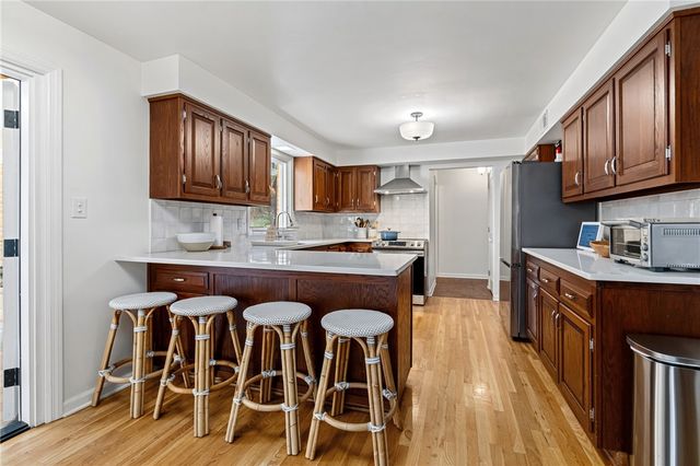 119 Shadow Ridge Dr, Fox Chapel, PA 15238